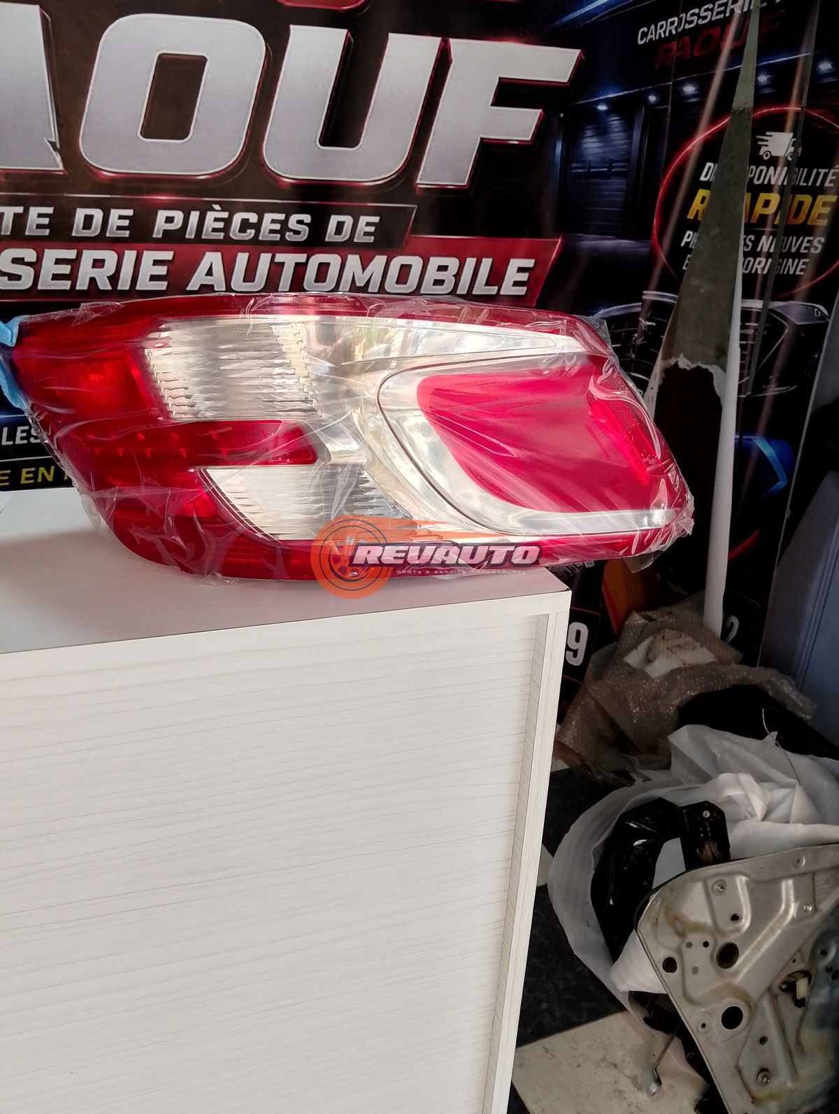 Feu arrière Peugeot 301